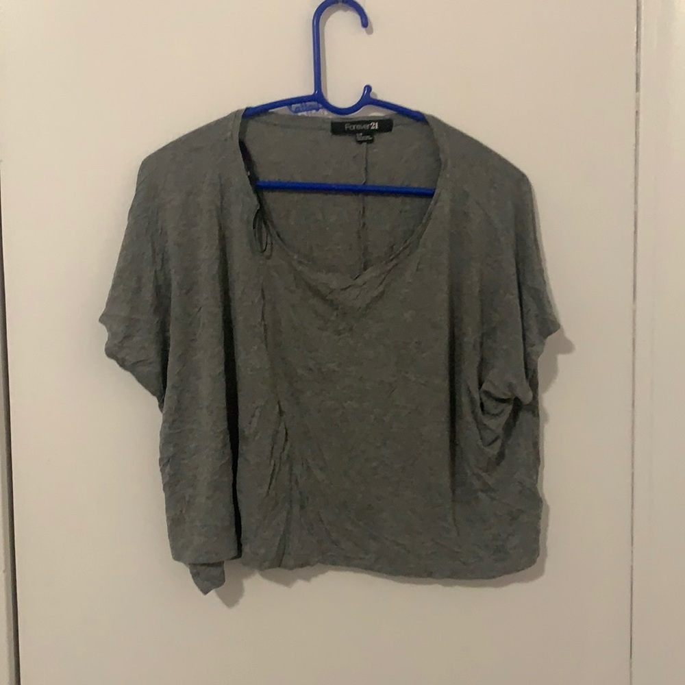 Forever 21 grey casual tshirt S